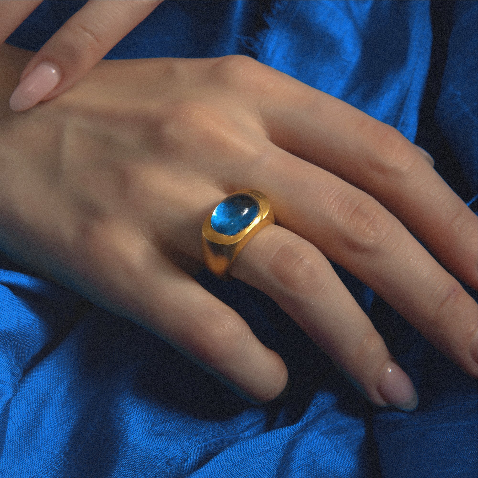 Roman Signet -   Swiss Blue Topaz