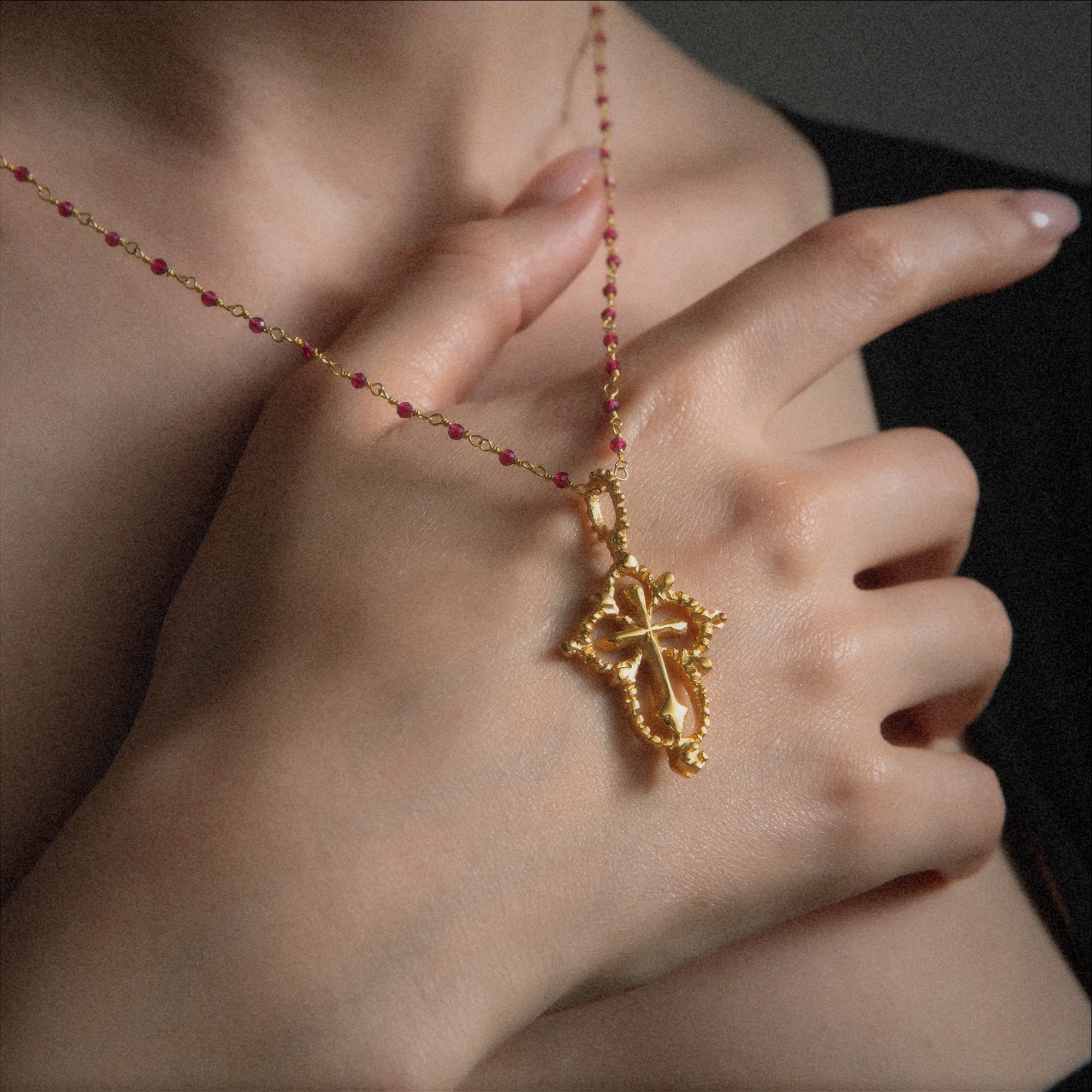 Pisana Cross