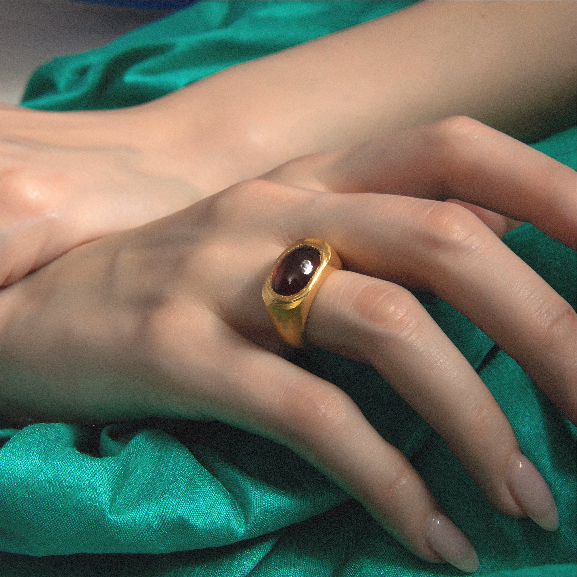 Roman Signet -   Hessonite