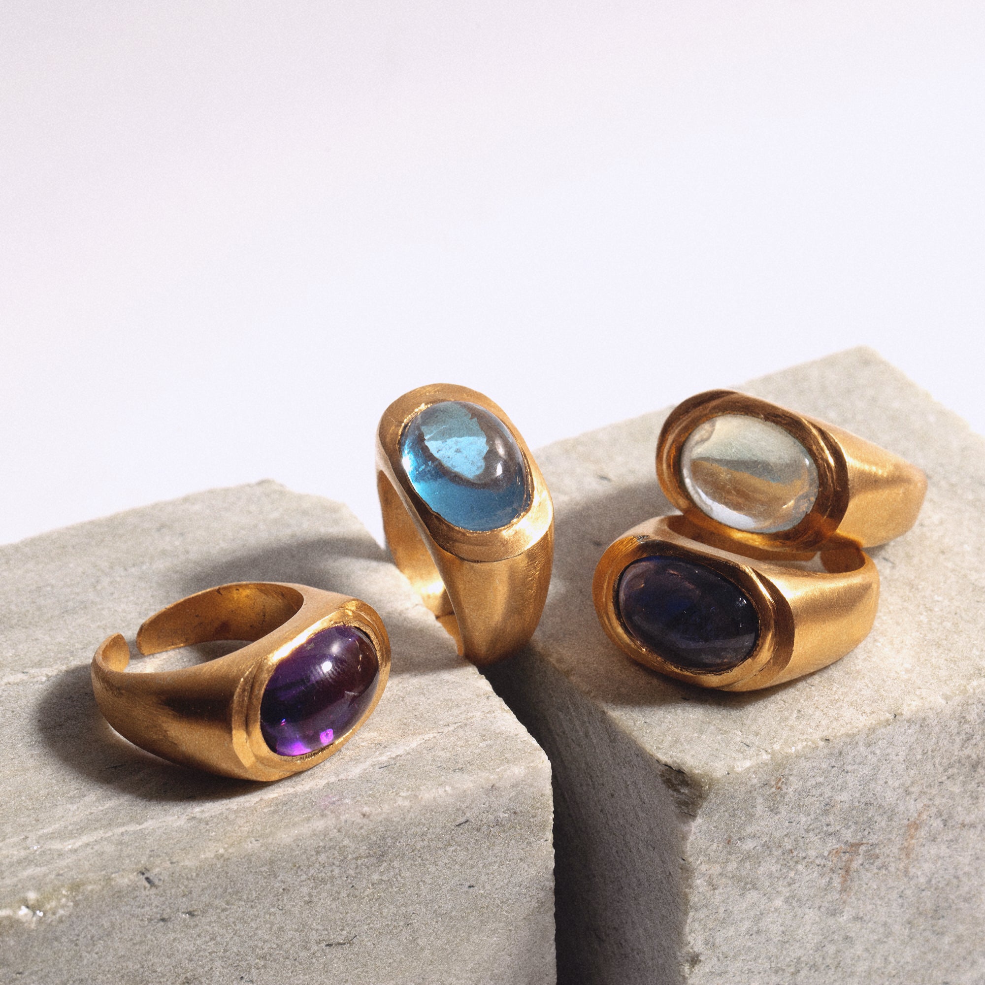 Roman Signet -   Sky Blue Topaz